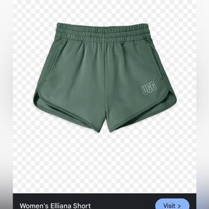 UGG Elliana short. Size small. NWT.